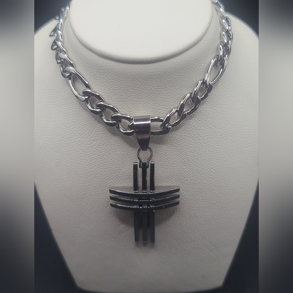 New 6mm 22" Heavy stainless steel chain and triple bar cross! - Picture 1 of 3